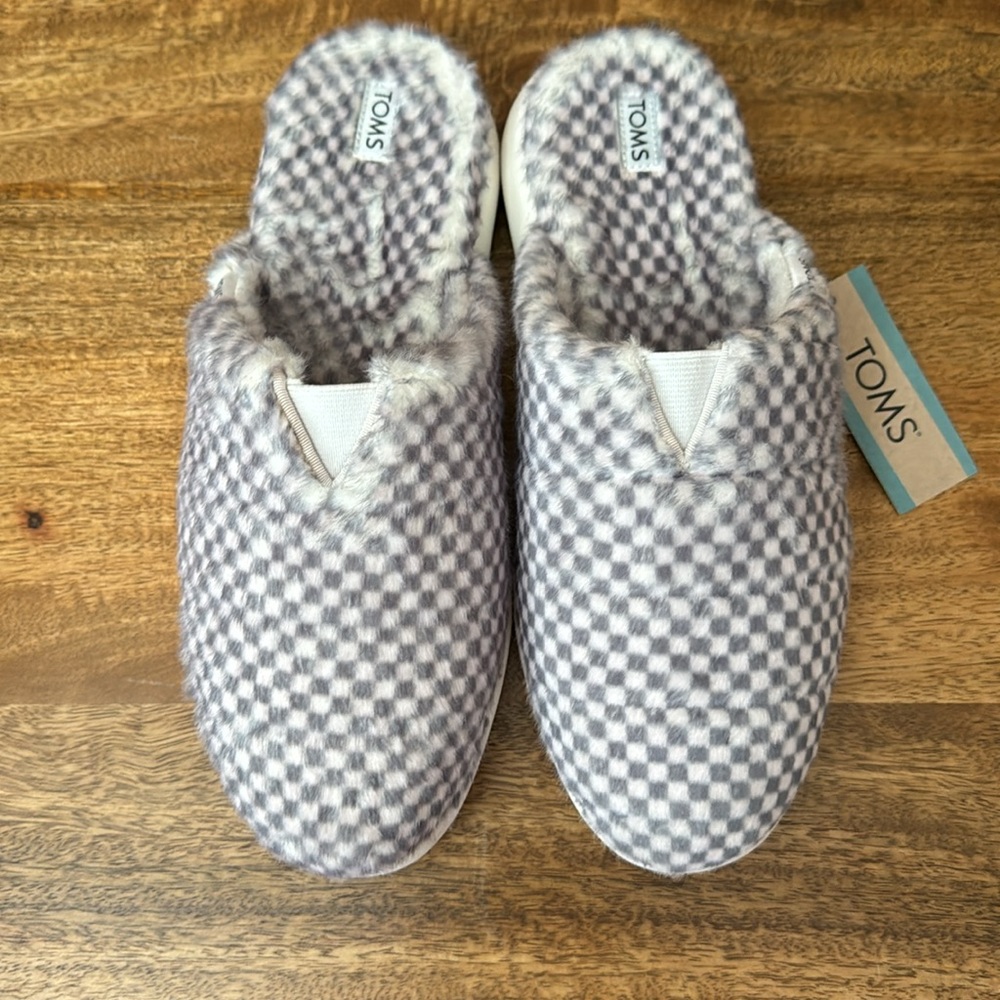 Toms - Picture 6 of 8